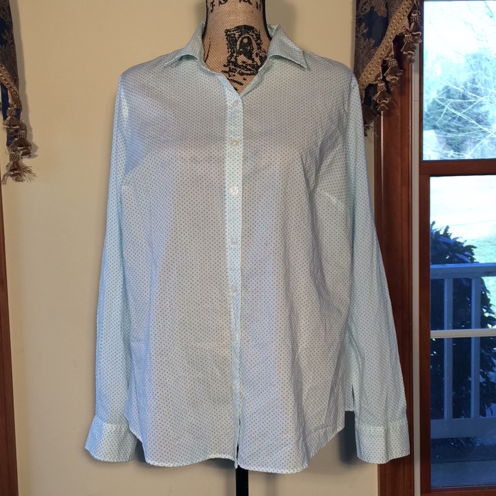 Crown & Ivy 1X Women’s Top. White with green polka
